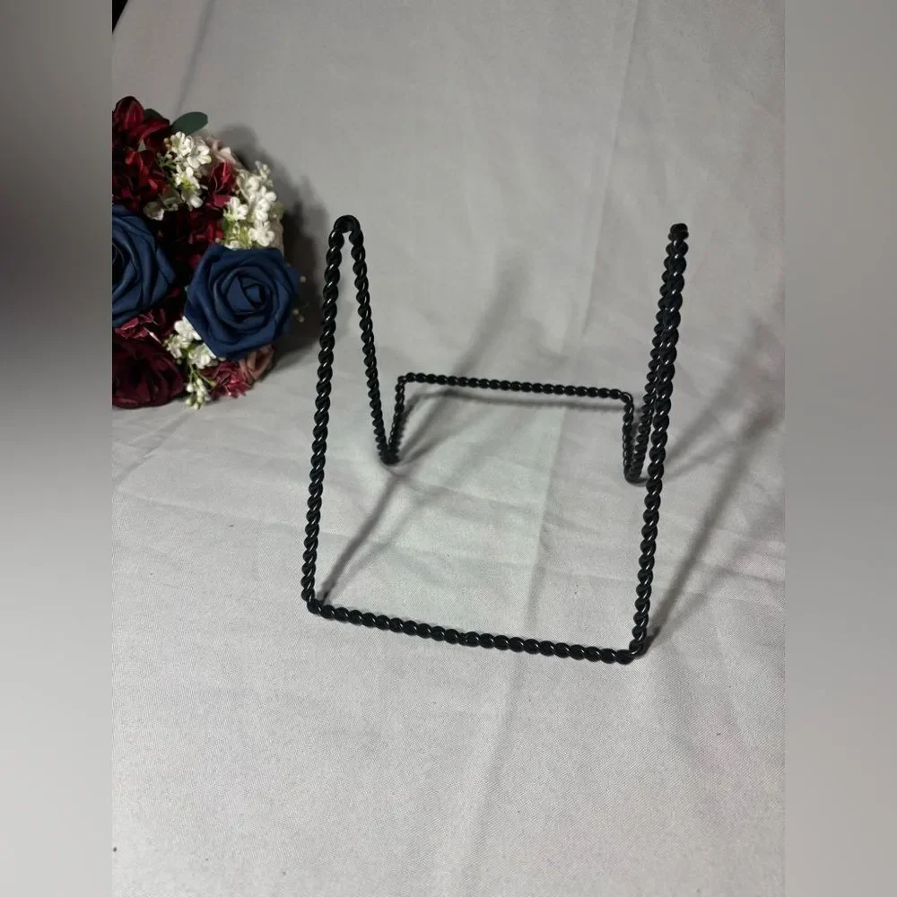 New Black Twisted Wire Display Stand Easel Showcase Variety of Items NWOT